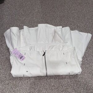 Chic White Skirt with Zipper and Studs